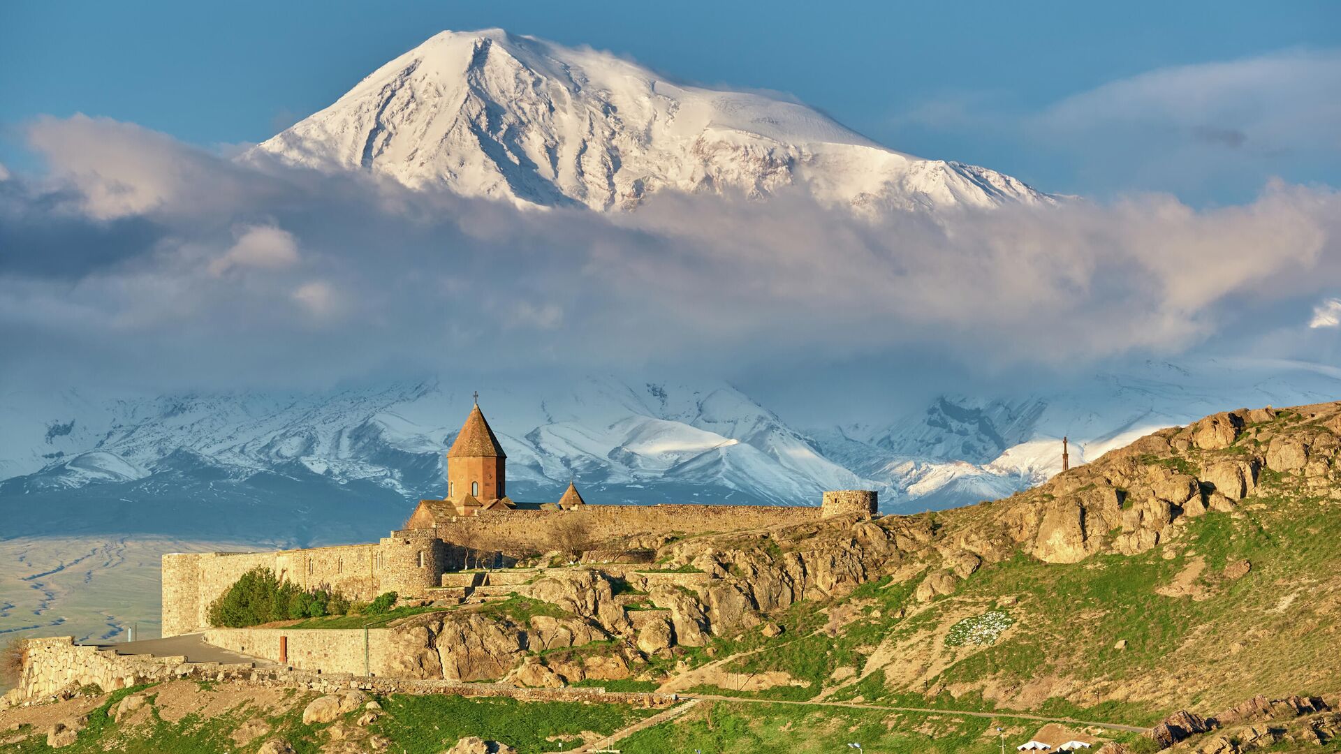 Пустят ли с долгами у судебных приставов в Армению?